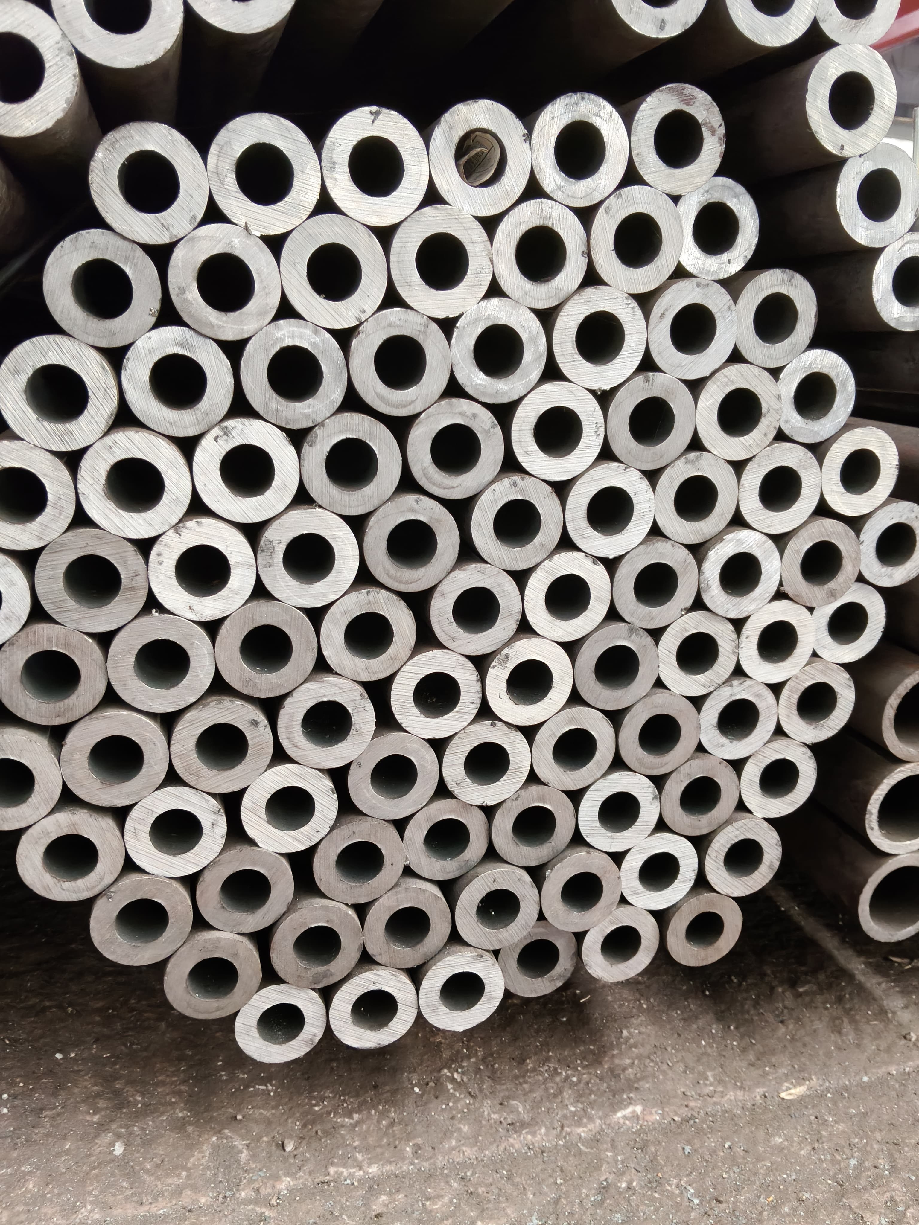 Innovative technology and craftsmanship for superior steel frame construction solutions