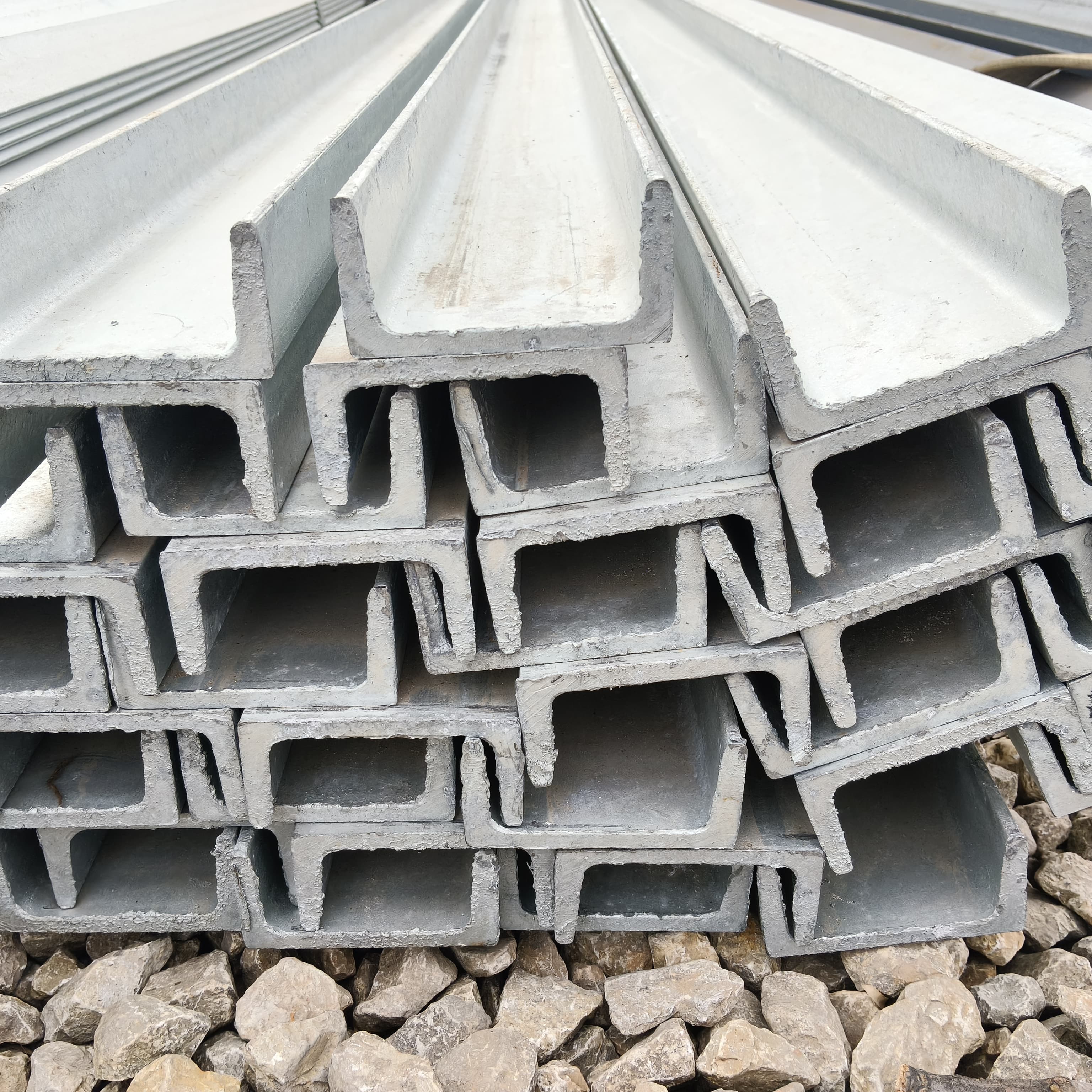 Made in China Q355b/C/D/E Steel Channels Upe300 C Channel Steel at Competitive Prices