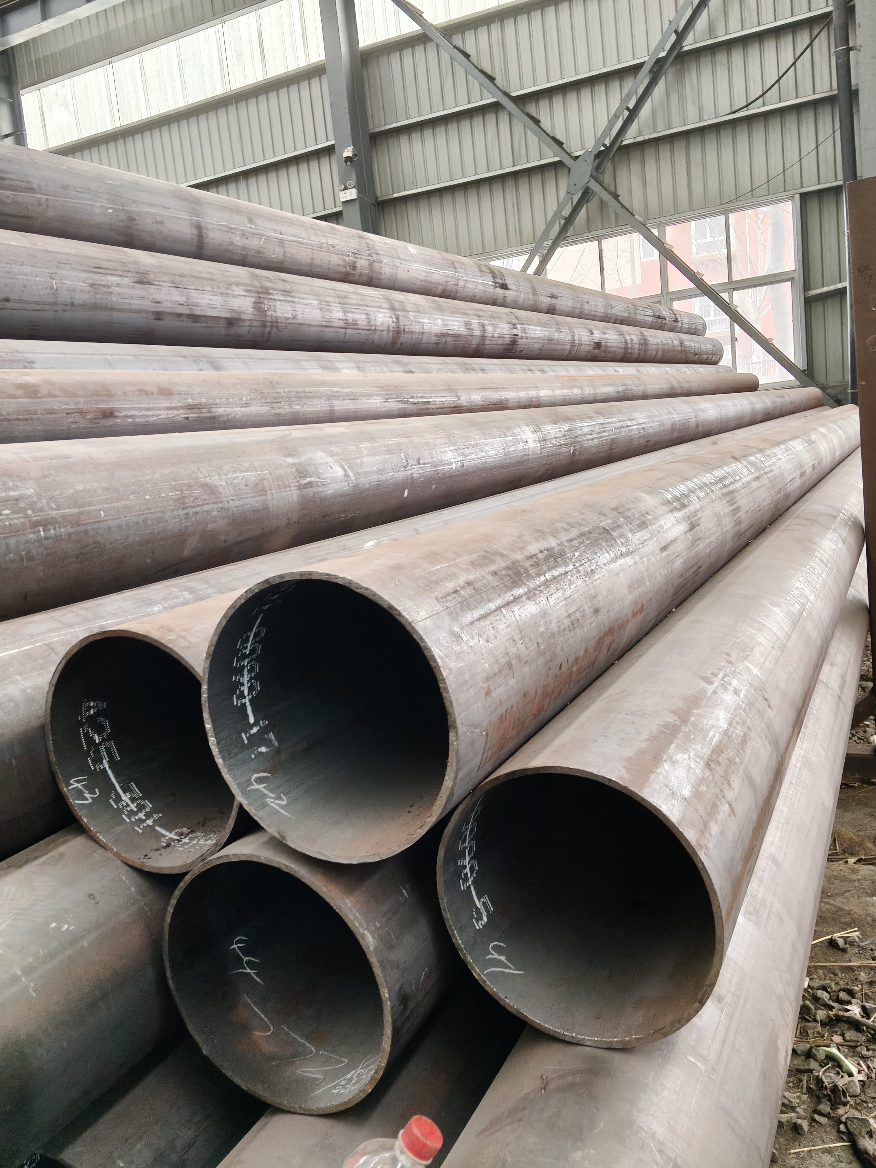 Exploring the various applications of SS square tube in construction