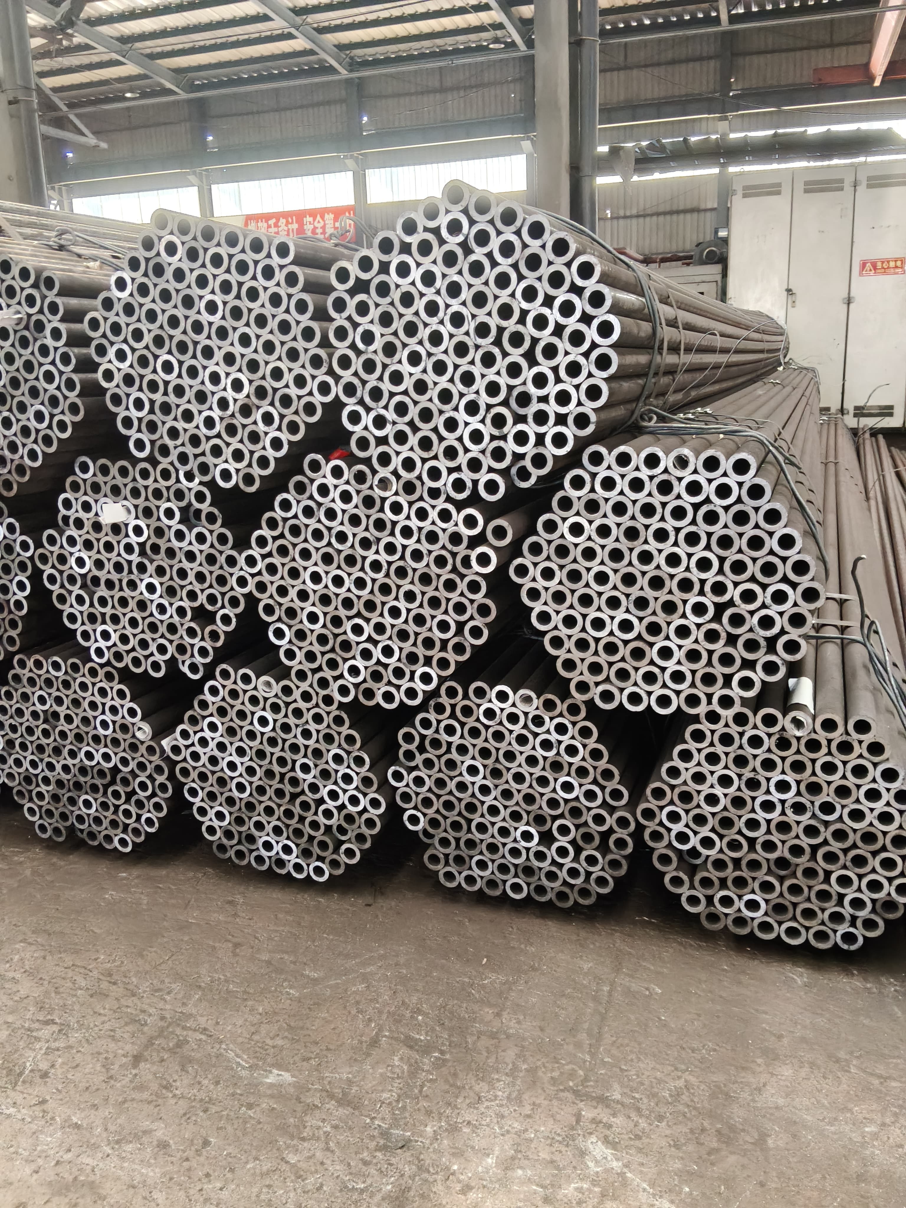 Customized Stainless Steel Tubes Available for Wholesale Purchase