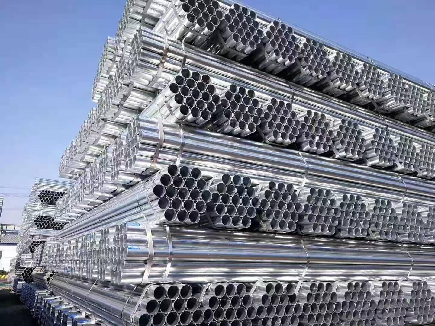Versatile applications in construction, infrastructure, and industrial projects