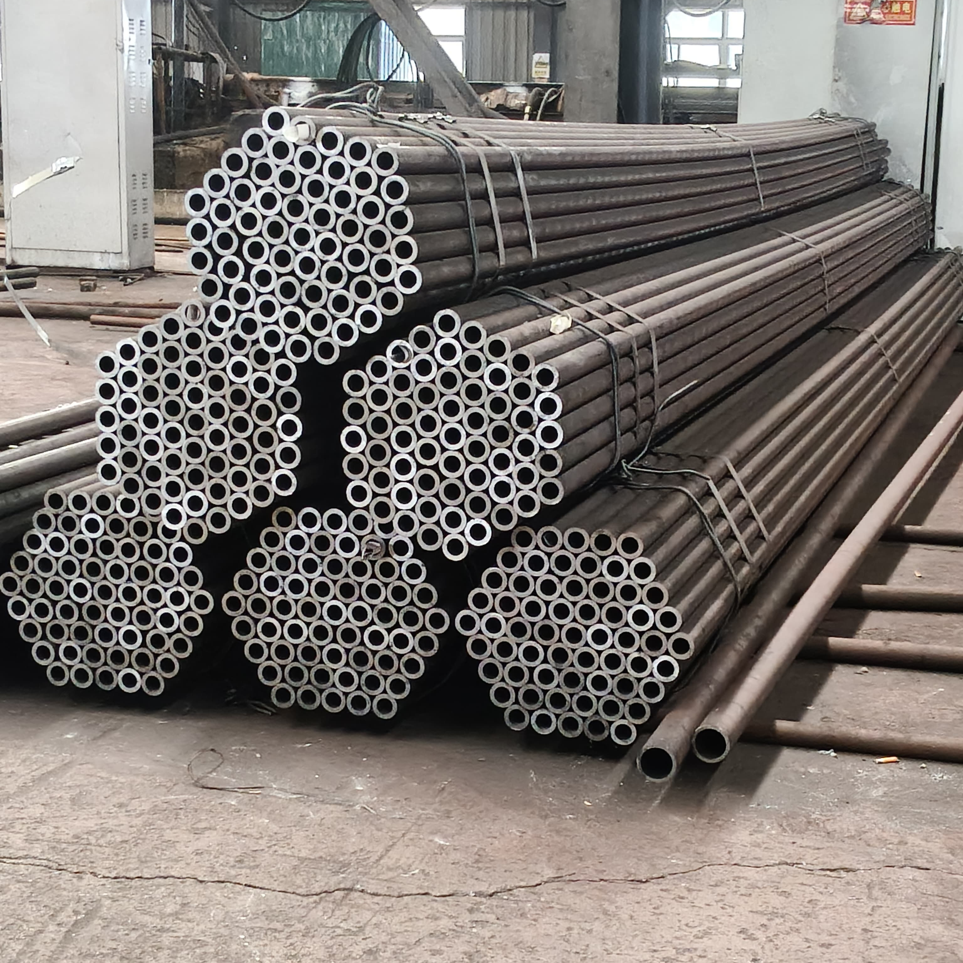 High Quality OEM Seamless Steel Tubes API Pipes for Drill Oil Structure Applications